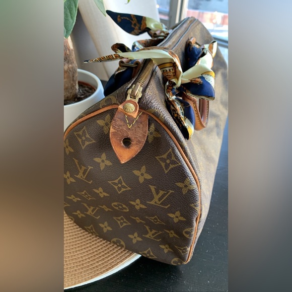 LV Speedy 30 Authentic - Picture 2 of 3